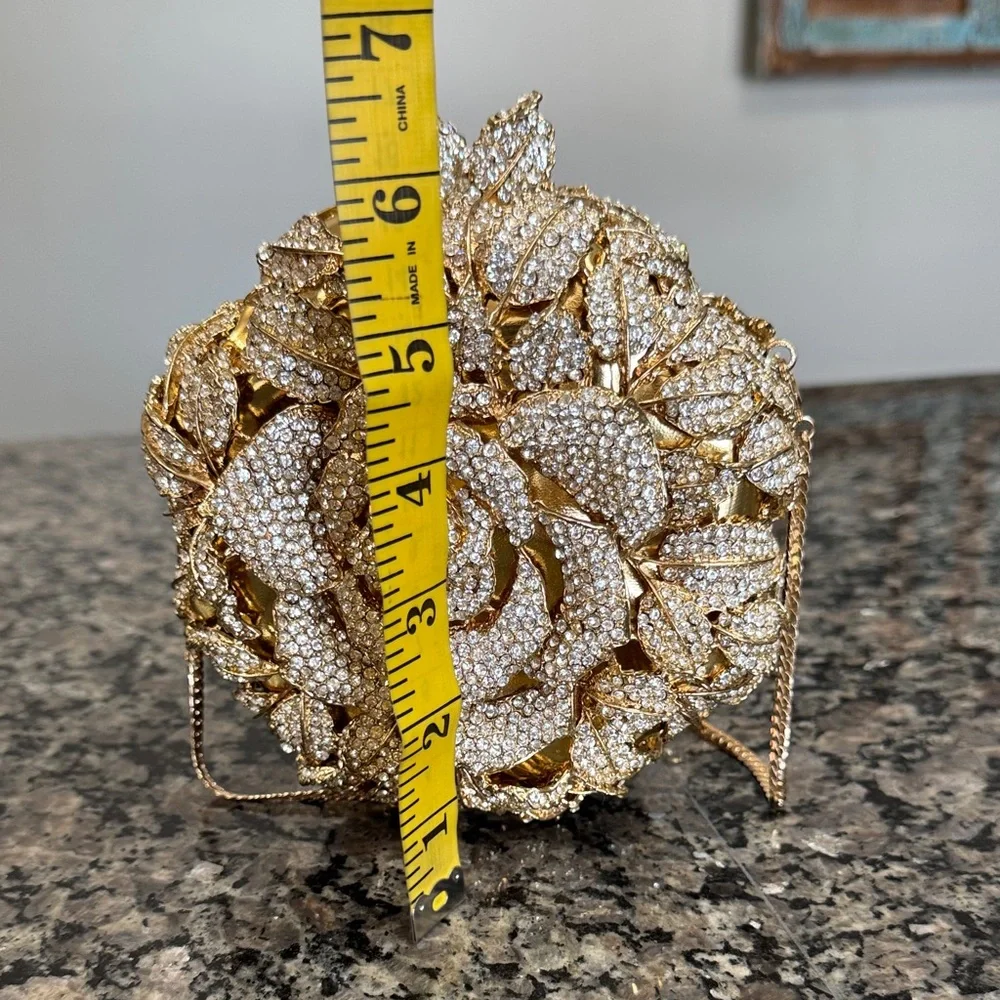 Elegant Gold Floral Clutch NWOT - Picture 16 of 16
